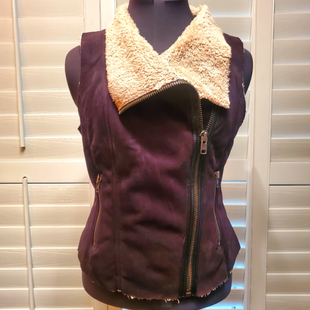 Hinge vegan shearling vest size M